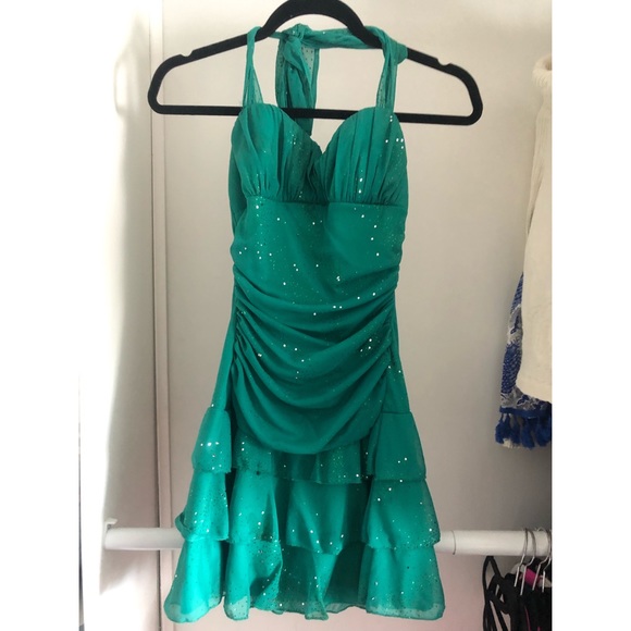 Green dress - Picture 1 of 2